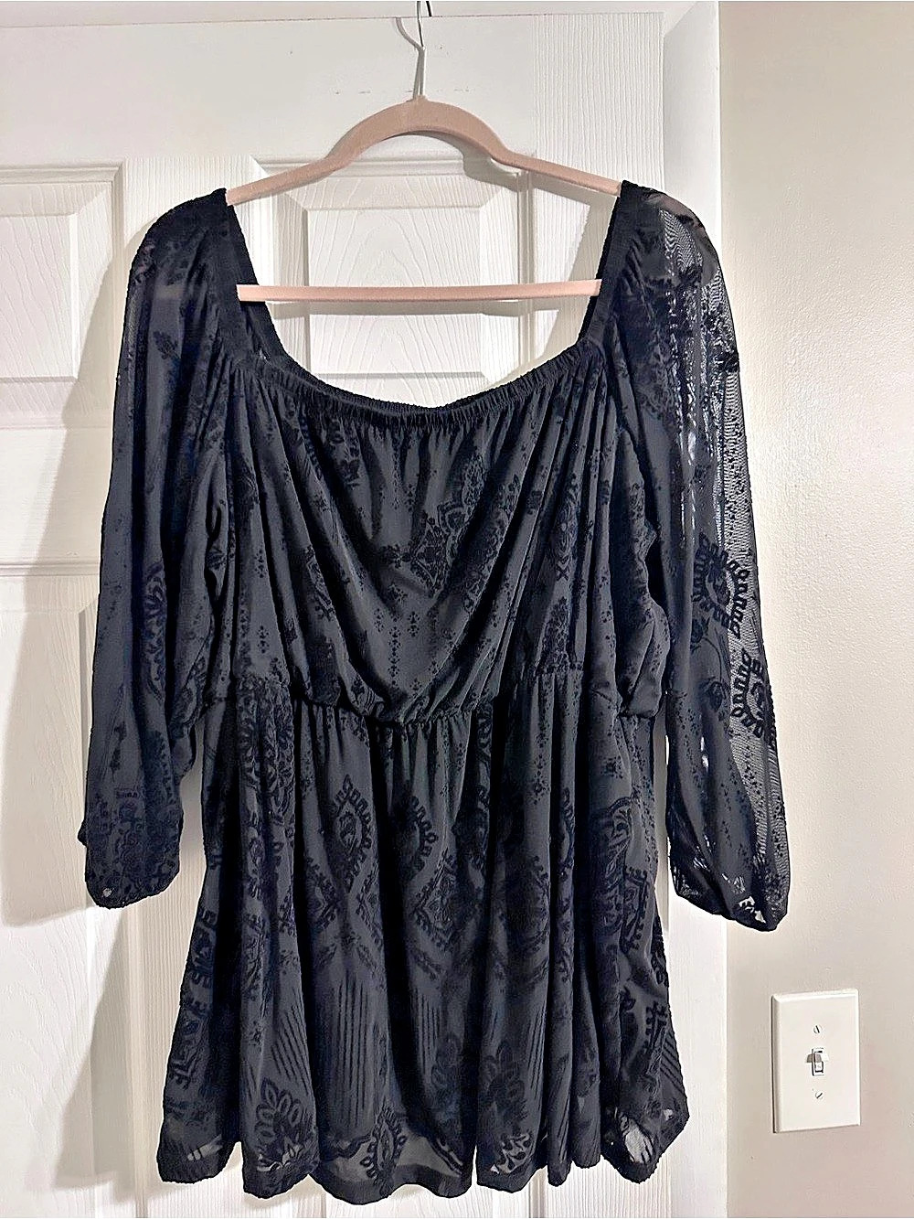 Torrid Black Floral Lace Babydoll shirt Size 2 Like New